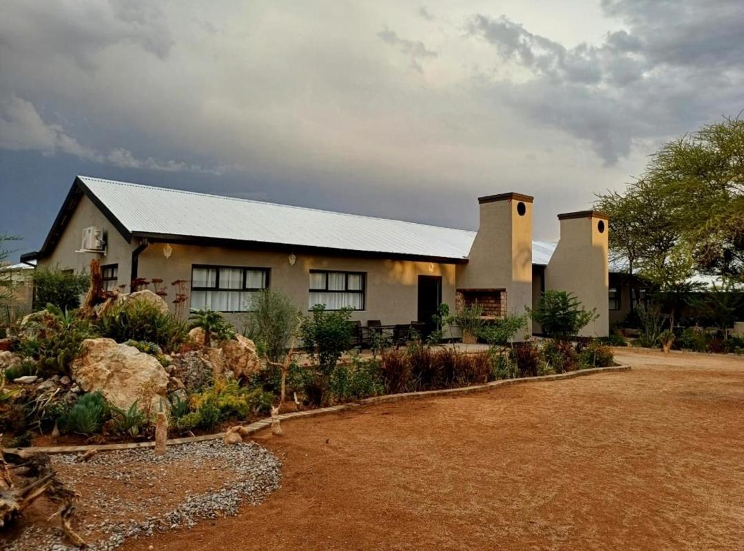 Knowhere Selfcatering Unit 1 Na Omaruru Esterno foto